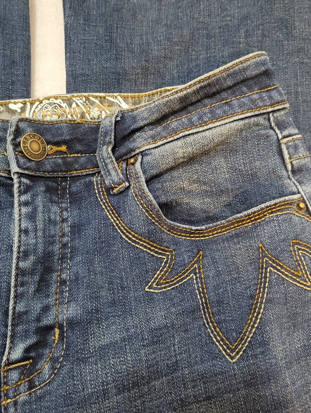 Lincoln Outfitters Dark Wash Bootcut Flare Jeans With Boho Hippie Detailing Sz 4 - Picture 2 of 6